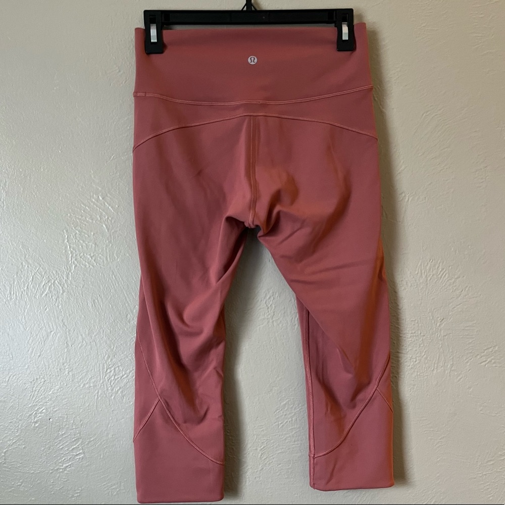 LULULEMON Capri yoga pants leggings size 8